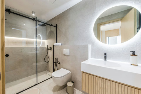 Bathroom 4 (Ensuite to bedroom 4)