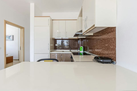 Fully-equipped kitchen