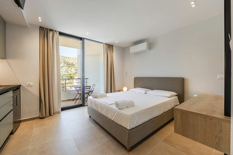 Bedroom with a double bed