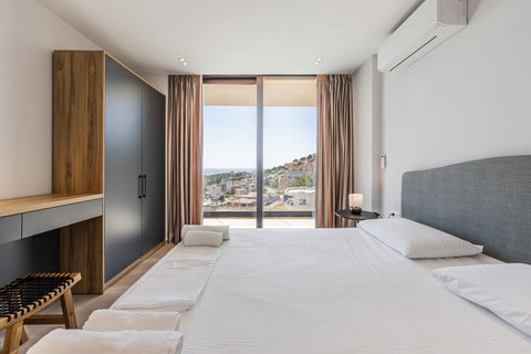 Bedroom with a double bed