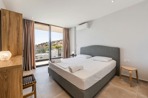 Bedroom with a double bed