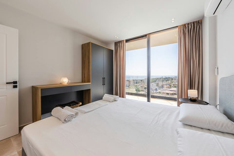 Bedroom with a double bed