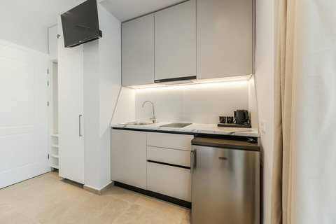 Fully-equipped kitchen