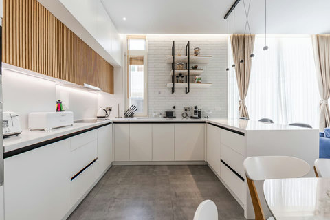 Fully-equipped kitchen