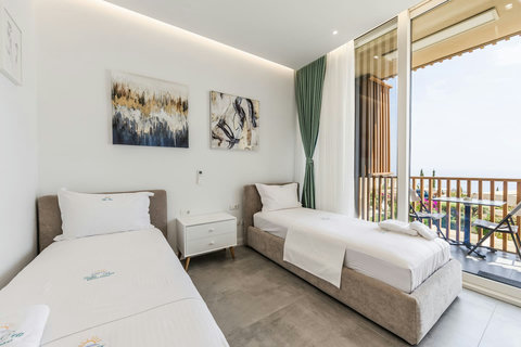 Bedroom 3 with two single beds