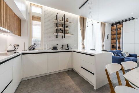 Fully-equipped kitchen