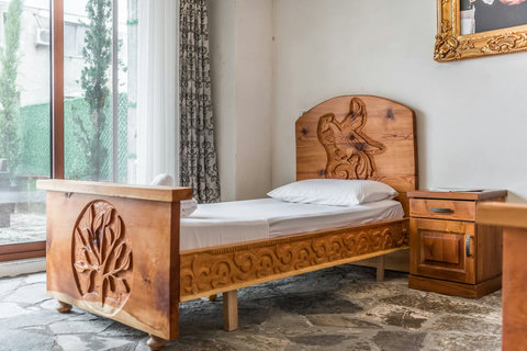 Bedroom 3 with two single beds