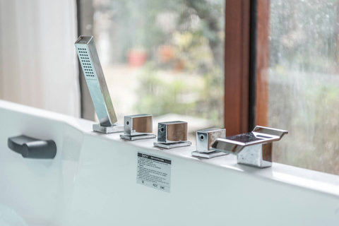 Bedroom 2 details (Hot Tub)