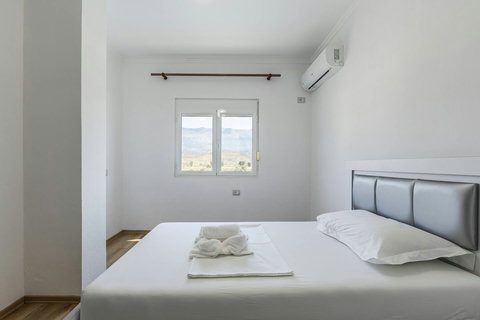 Bedroom 2 with a single bed