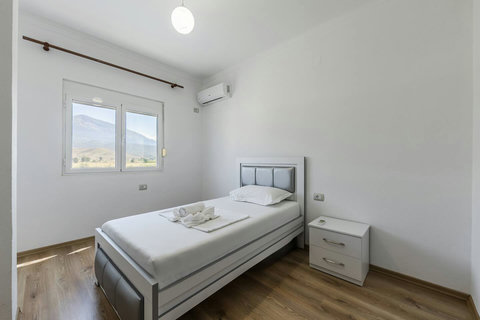 Bedroom 2 with a single bed