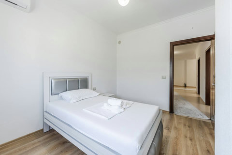 Bedroom 2 with a single bed