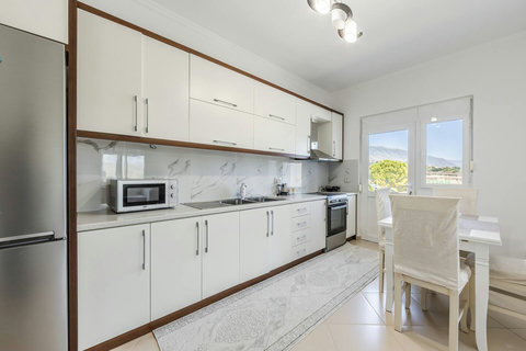 Fully-equipped kitchen