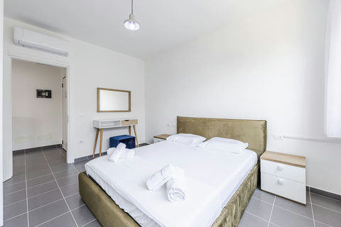 Bedroom with a double bed