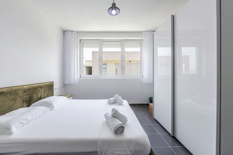 Bedroom with a double bed