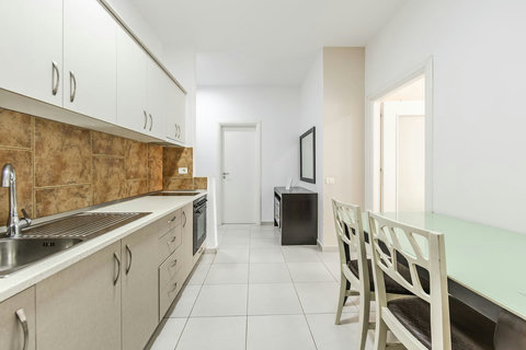 Fully-equipped kitchen