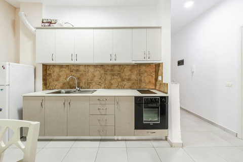 Fully-equipped kitchen