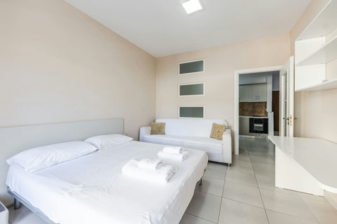 Bedroom with a double bed