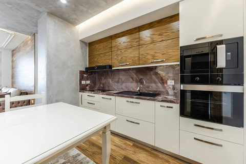 Fully-equipped kitchen