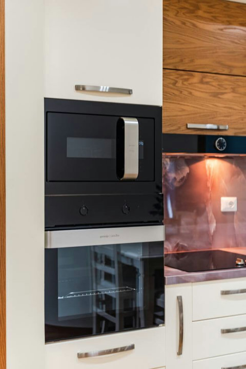 Fully-equipped kitchen details