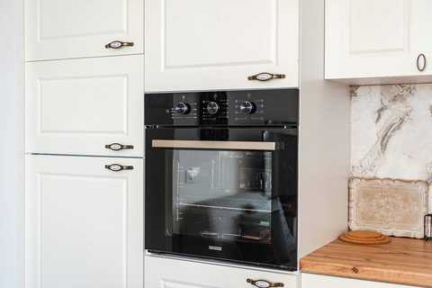 Fully-equipped kitchen details