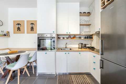 Fully-equipped kitchen