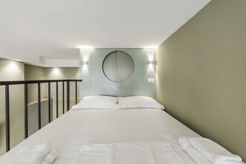 Bedroom with a double bed