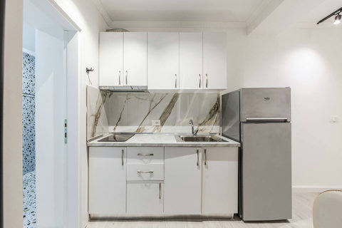 Fully-equipped kitchen