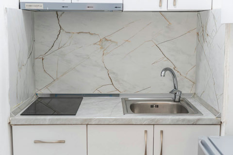 Fully-equipped kitchen details