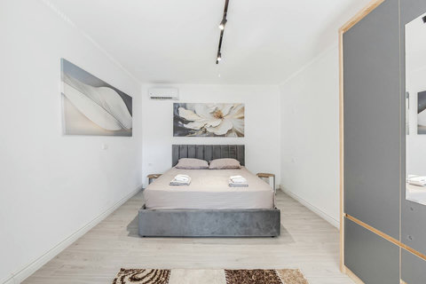 Bedroom with a double bed