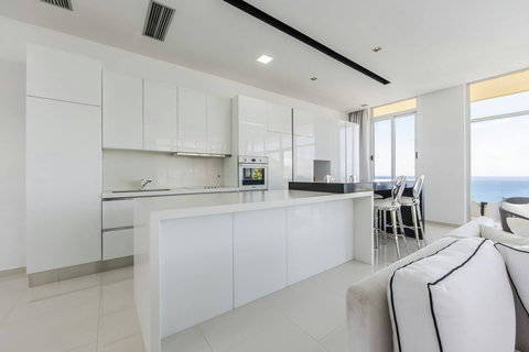 Fully-equipped kitchen