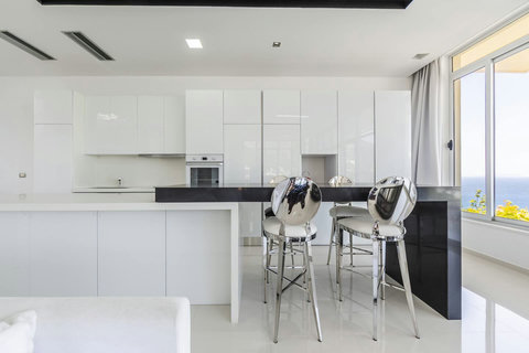 Fully-equipped kitchen