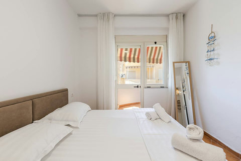 Bedroom with a double bed