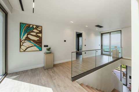 Hallway (First floor)