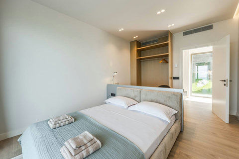 Bedroom 3 with a king bed (First floor)