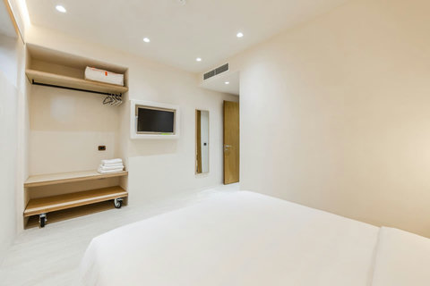 Bedroom 6 with a double bed (ground floor)