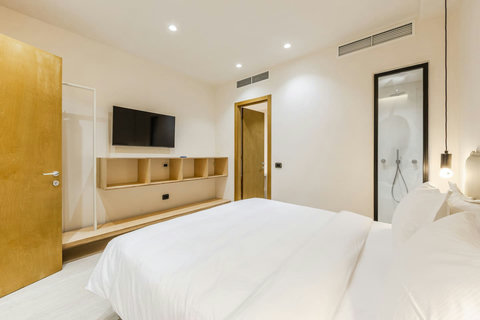 Bedroom 7 with a double bed (ground floor)