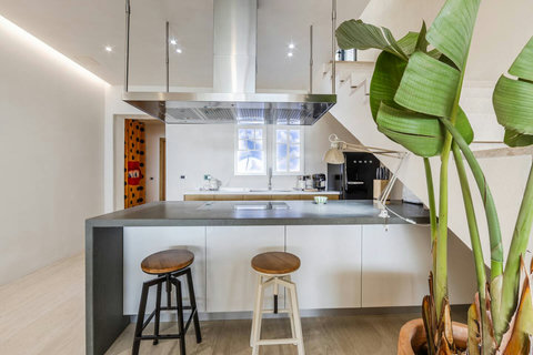 Fully-equipped kitchen 1