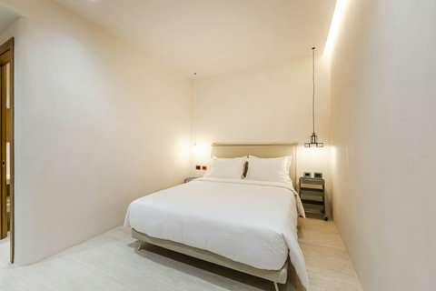 Bedroom 6 with a double bed (ground floor)