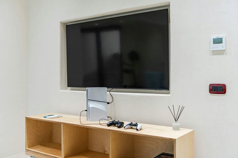 Living room 2 details