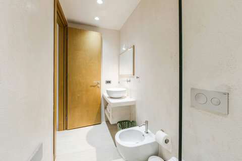 Bathroom 3 (Ensuite to bedroom 3)