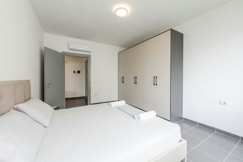 Bedroom with a double bed