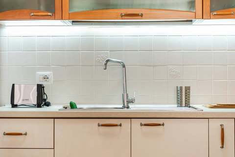 Fully-equipped kitchen details