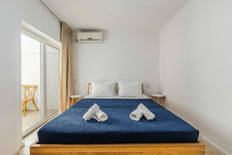 Bedroom with a double bed