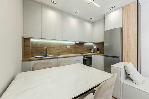 Dining area and fully-equipped kitchen