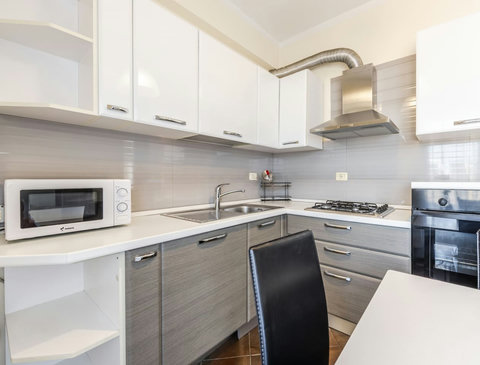 Fully-equipped kitchen