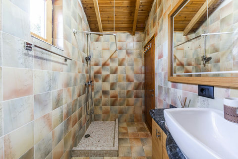 Bathroom 2 located in the first floor