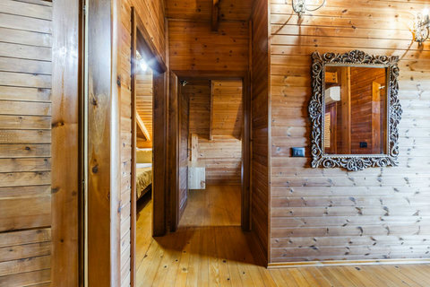 Hallway in the first floor