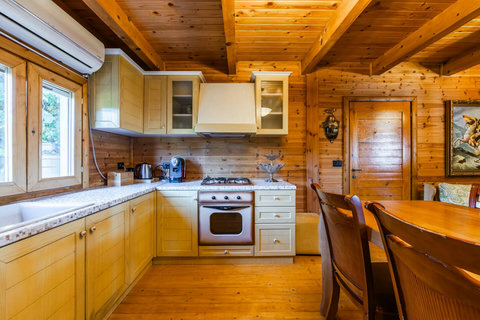 Fully-equipped kitchen