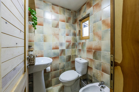 Bathroom 1 located in the ground floor