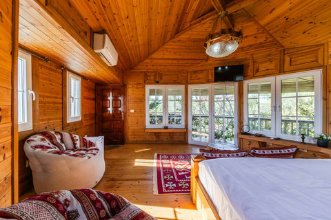 Bedroom with a double bed